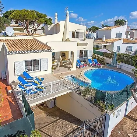 Sleeps 8 With Pool And Air Con *