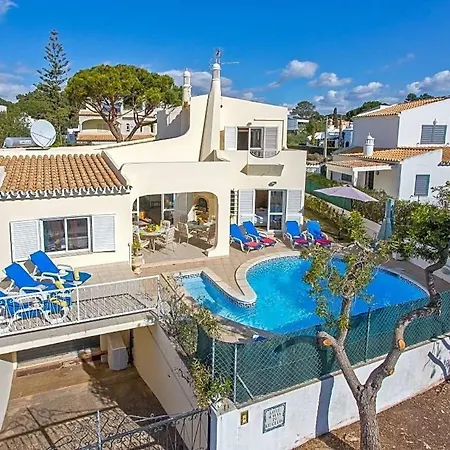 וילה Sleeps 8 With Pool And Air Con