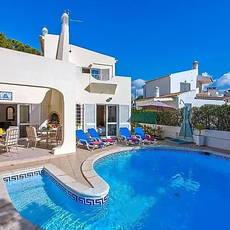 ヴィラ Sleeps 8 With Pool And Air Con