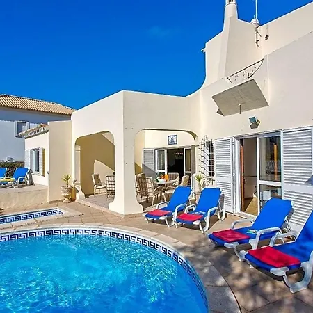 Sleeps 8 With Pool And Air Con