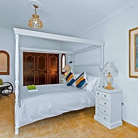 Sleeps 8 With Pool And Air Con ヴィラ ヴィラモウラ