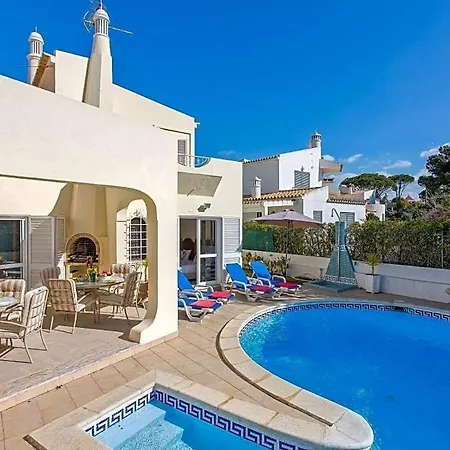 Villa Sleeps 8 With Pool And Air Con